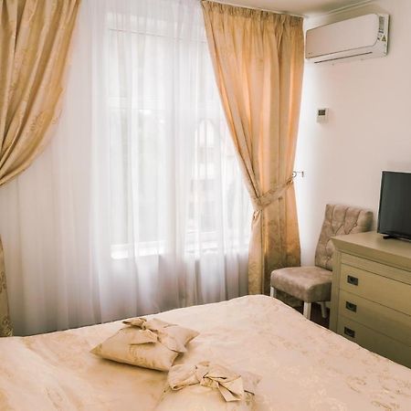 Hotel Cora Bistrita Bagian luar foto