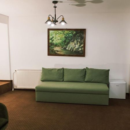 Hotel Cora Bistrita Bagian luar foto