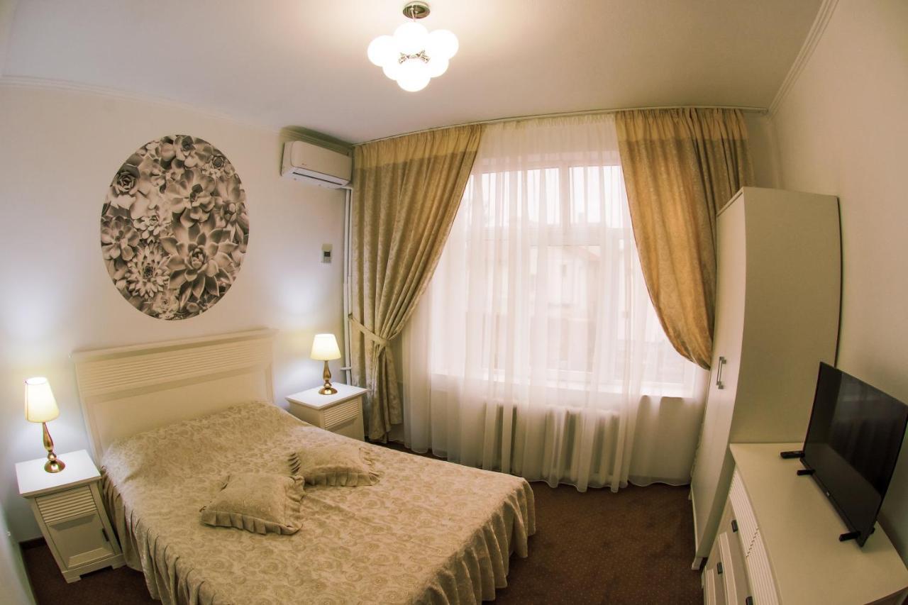Hotel Cora Bistrita Bagian luar foto