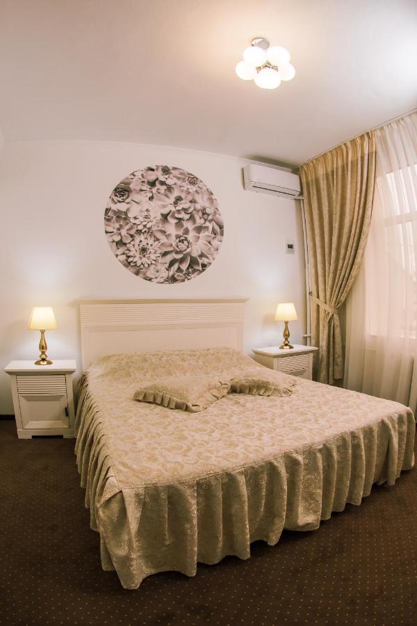 Hotel Cora Bistrita Bagian luar foto